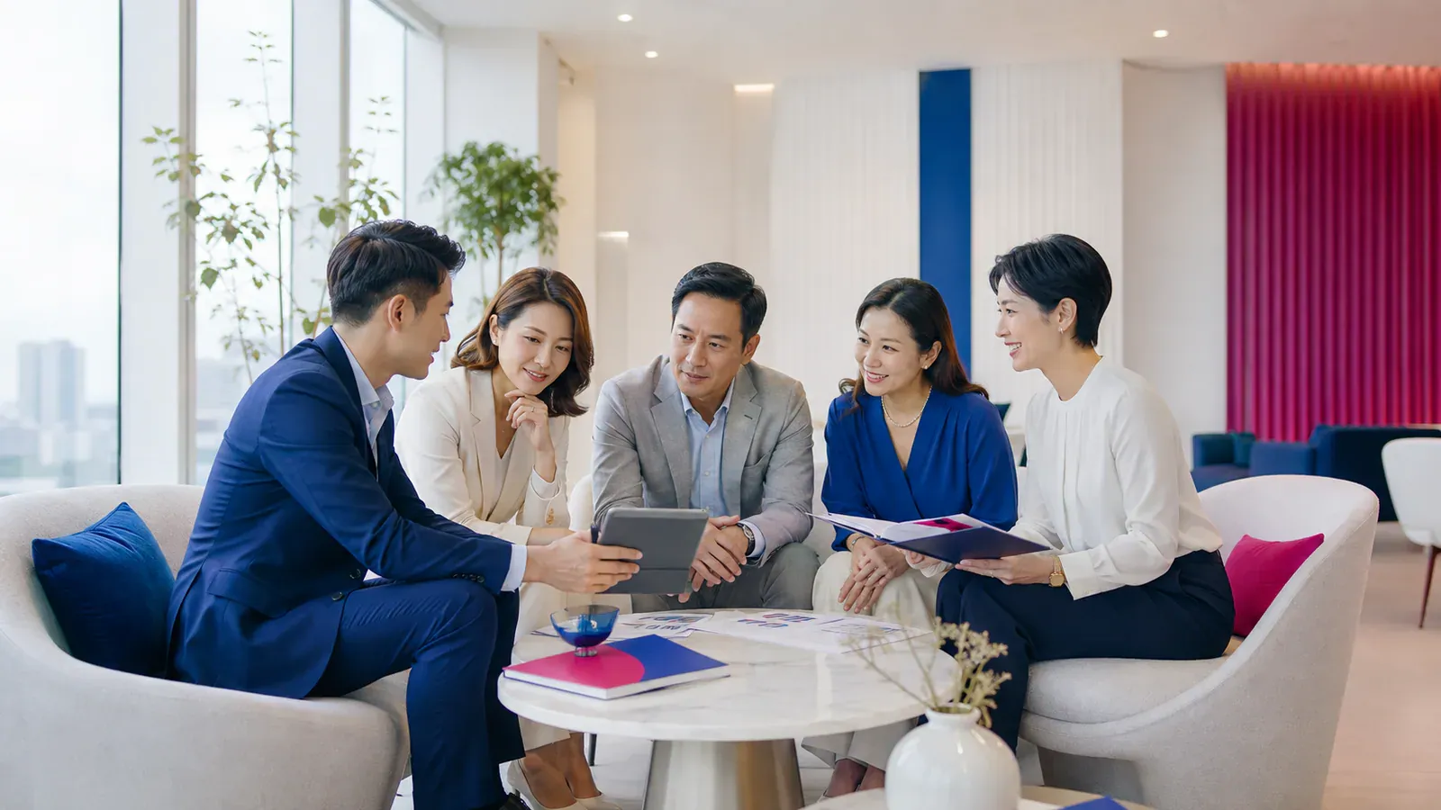 Mentor guiding professionals through an applied capability workshop