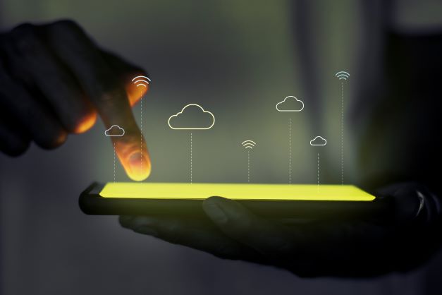 infoc-screen-with-cloud-system-technology